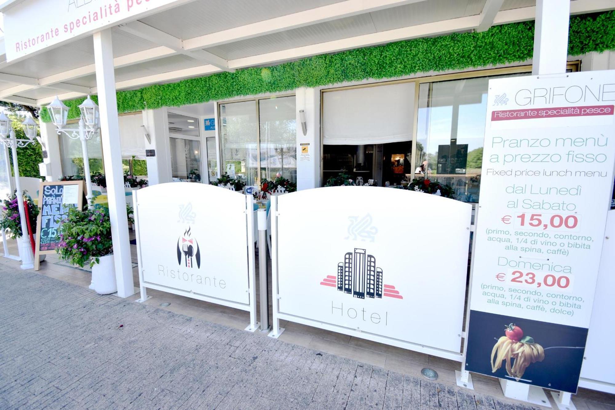 Grifone Hotel 3*